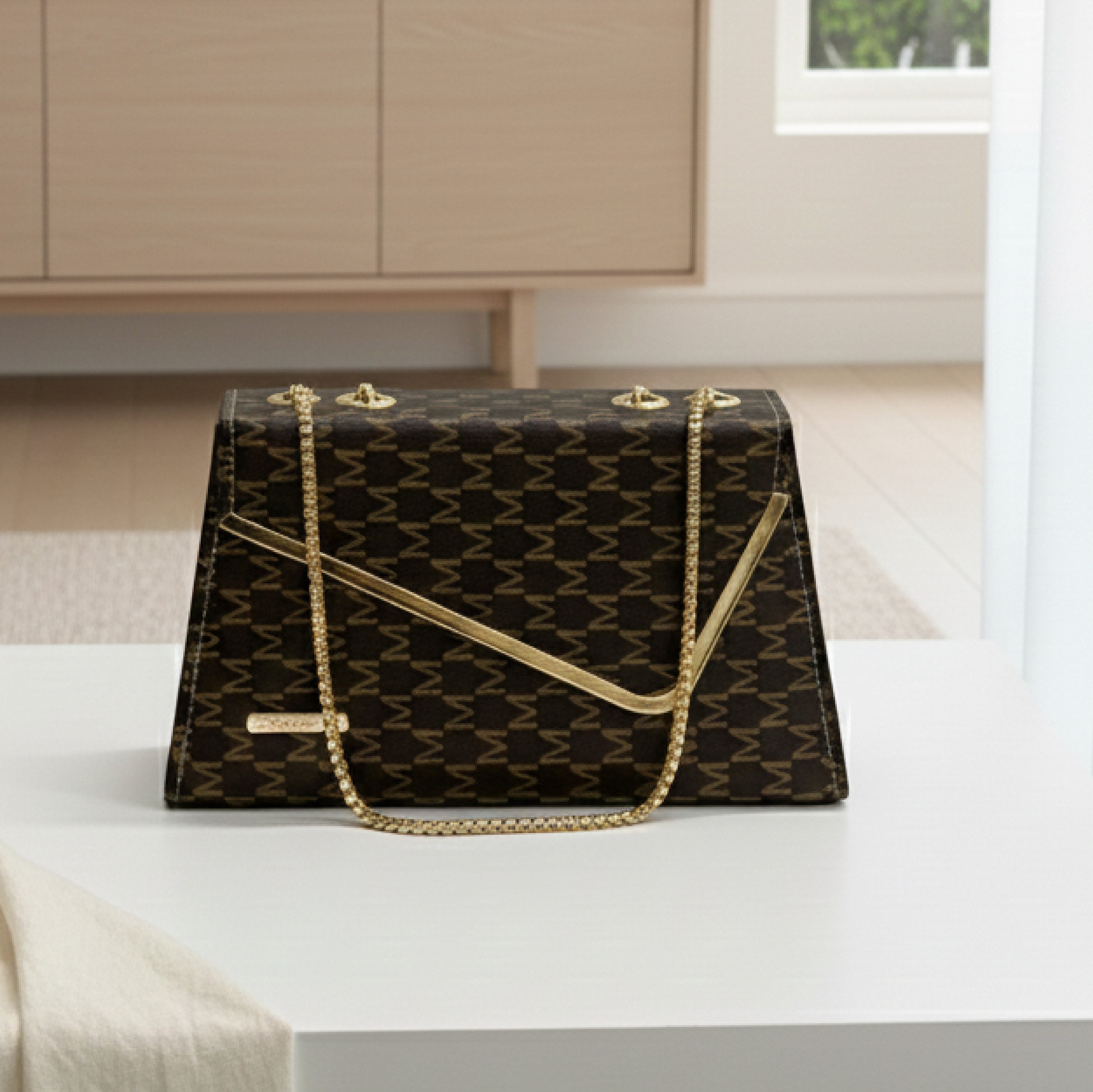 Geometric Chain Shoulder Bag